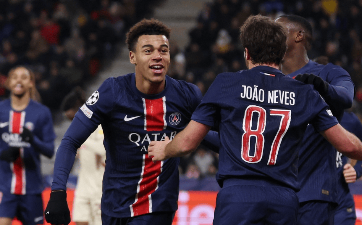 在这个背景 在这个背景