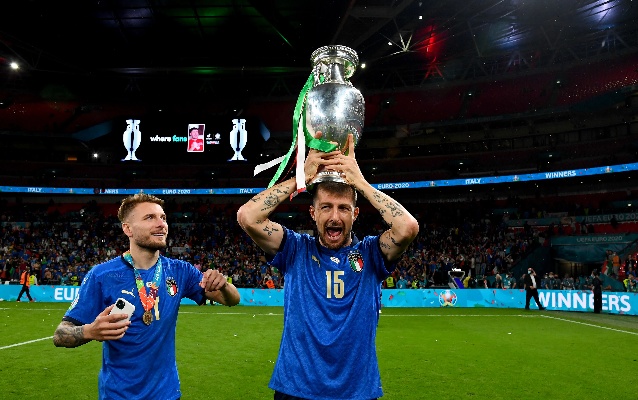 以微弱优势 以微弱优势